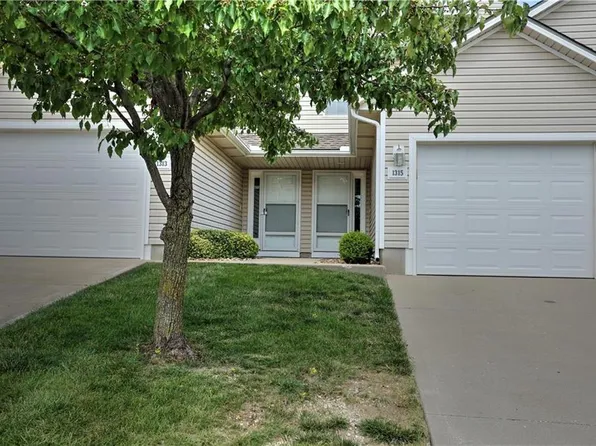 1315 SE Broadway Cir #281C, Lees Summit, MO 64081
