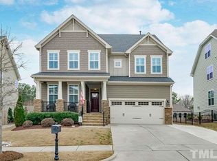 121 Edgegrove Ln, Holly Springs, NC 27540