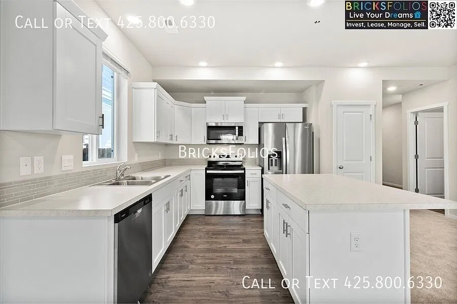 Bremerton | Modern 4-Bed Home | Heat Pump | Kitsap Landing | Close To Jblm! — Photo 2