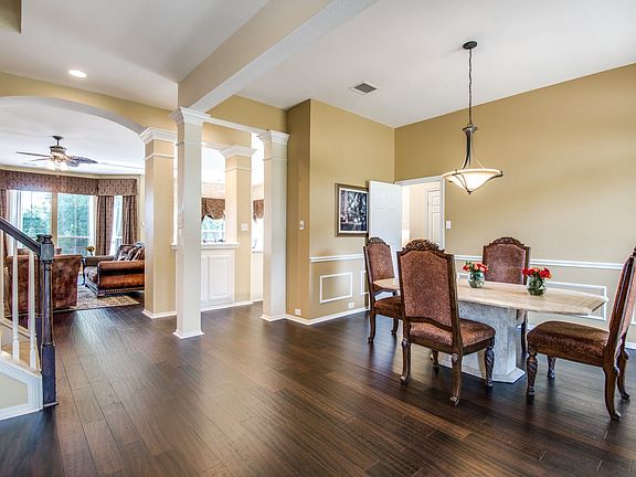3rd image of 638 Creek View Dr