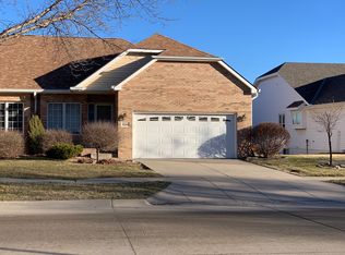 8216 E Pointe Rd, Lincoln, NE 68506