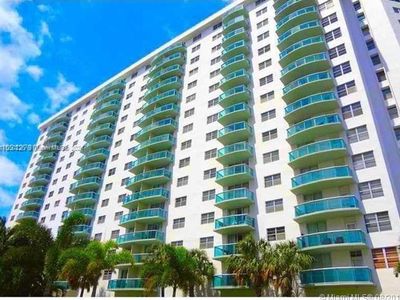 19390 Collins Ave APT 121, Sunny Isles Beach, FL, 33160