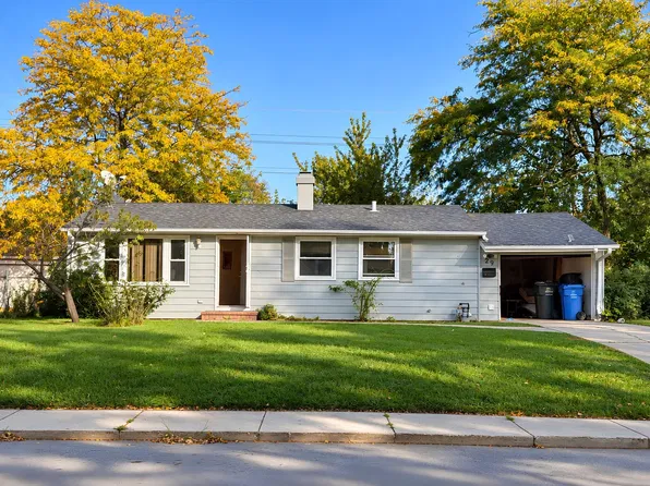 29 Alameda Dr, Carpentersville, IL 60110
