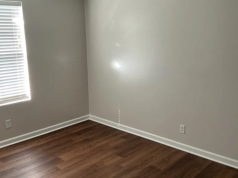 2 BR 1 Bath Apartment — Photo 7