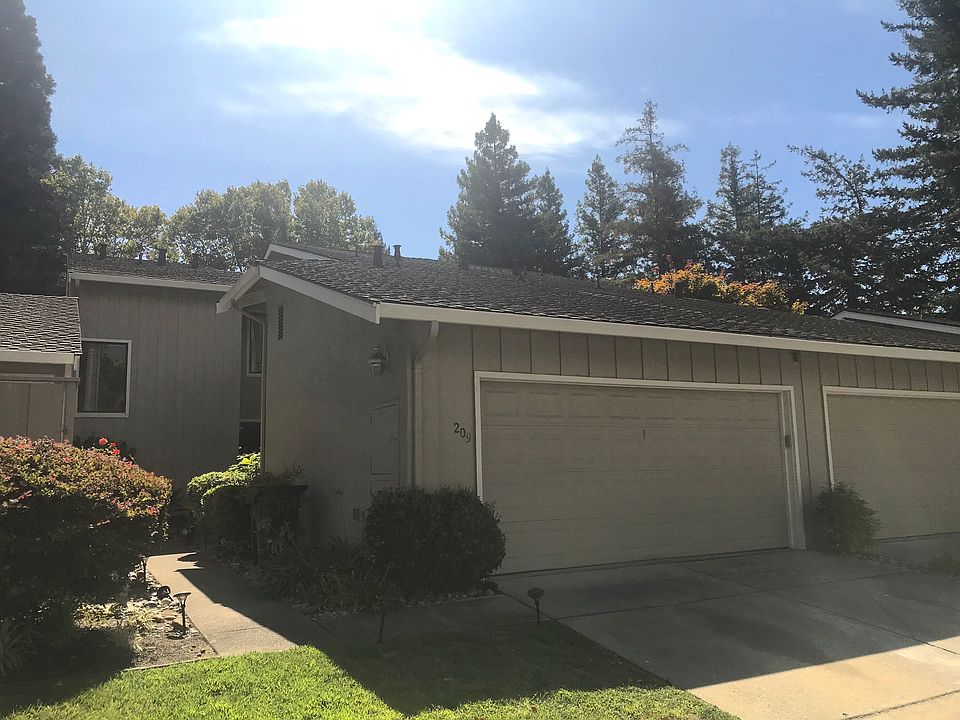 2nd image of 209 Powhattan Ct