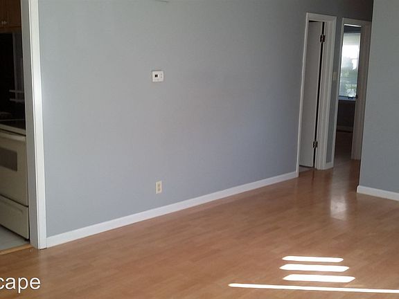 3rd image of 11039 N College Ave