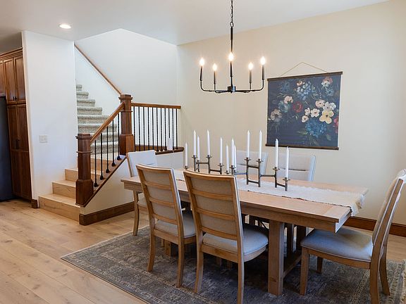 3rd image of 3015 Cove Creek Cir
