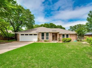 8605 Terrell Dr, North Richland Hills, TX 76182