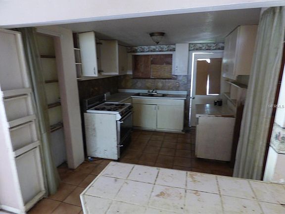 3rd image of 1527 Wildwood Ln