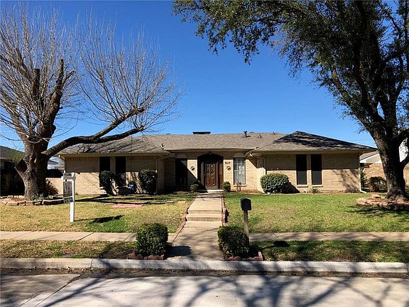 2nd image of 3117 Lynbrook Dr