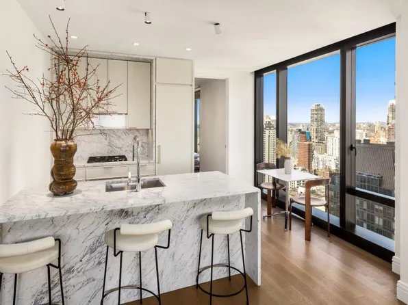 430 East 58th Street 32A image 3 of 22