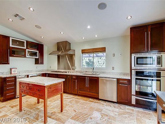 5th image of 3044 Saint Tropez St