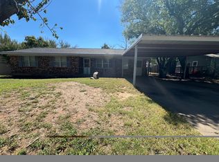 1506 Avenue C, Graham, TX 76450