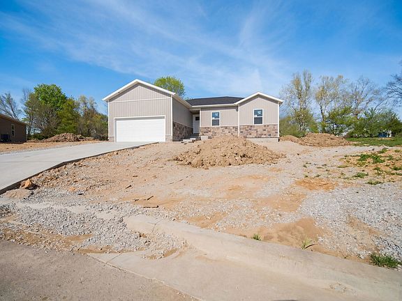 2nd image of 47 Whitley Ln