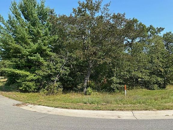 2nd image of Wintergreen St