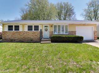 106 Ginger Creek Ct, Bloomington, IL 61704
