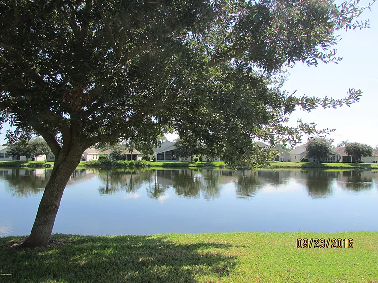 1065 Sedgewood Cir — Photo 41