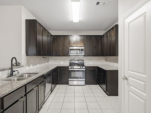 5th image of 2 Spring Ln