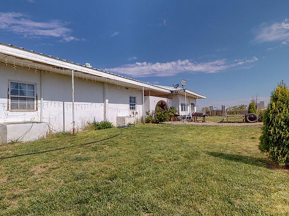 3rd image of 48 Chapel Dr