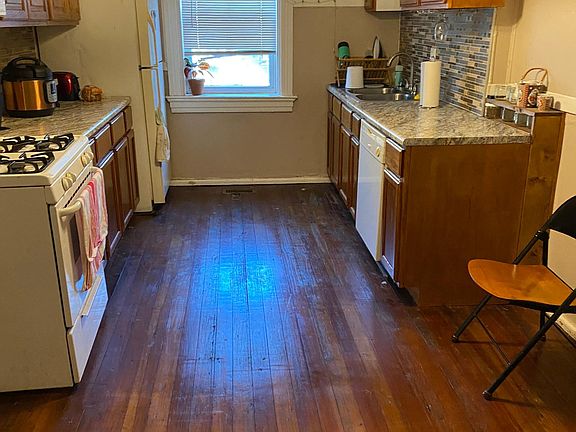 3rd image of 2836 Lemp Ave