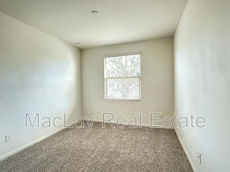 2372 E Dust Devil Dr — Photo 16