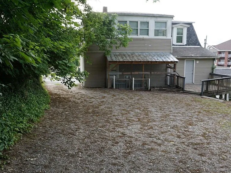 621 2nd Ave — Photo 14