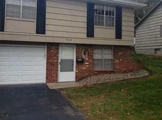 9314 Ballentine St, Overland Park, KS 66214