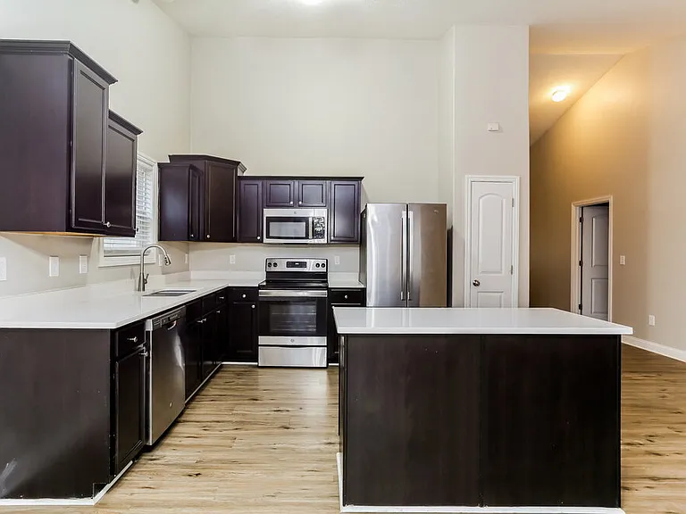 349 Cloverhill Dr — Photo 9