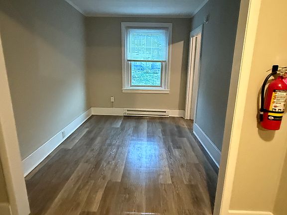 4th image of 633 Northampton St #4