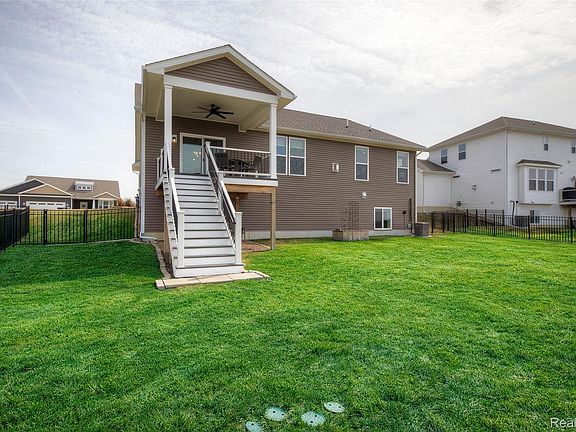 4th image of 2138 Gambrel Ln