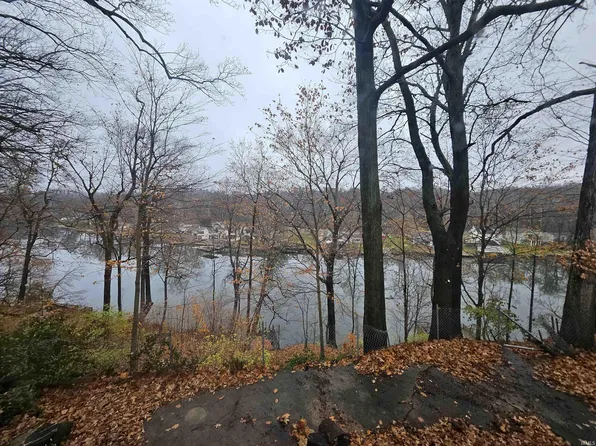 216 N Beach Dr, Monticello, IN 47960