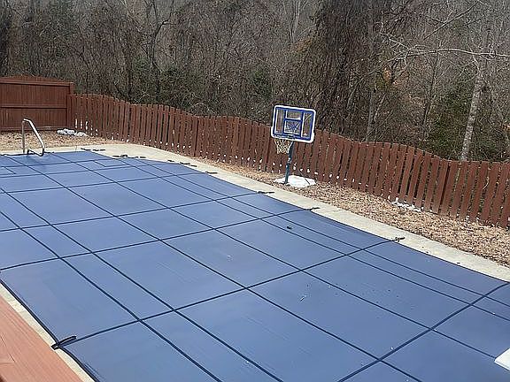 3rd image of 424 Winding Brook Ct