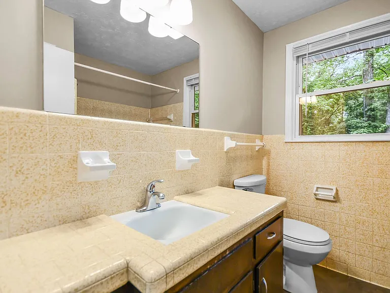 706 Kingsbury Rd — Photo 9