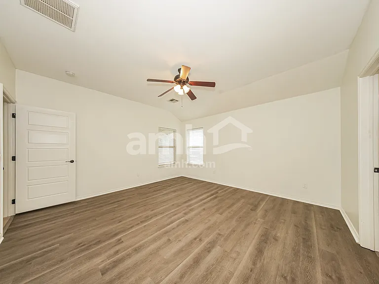 1608 Ginger Ave — Photo 8