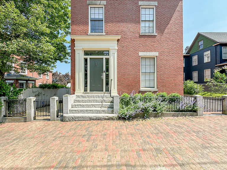 168 Danforth St #3 — Photo 1
