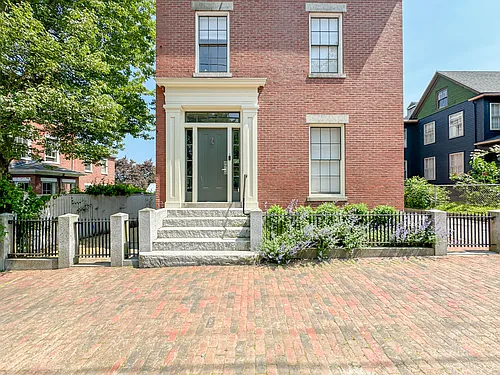 168 Danforth St #3 Photo 1