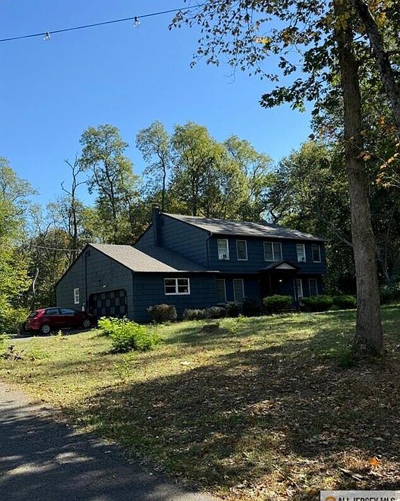 2nd image of 123 Applegarth Rd