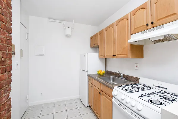 Rented by Compass | media 12