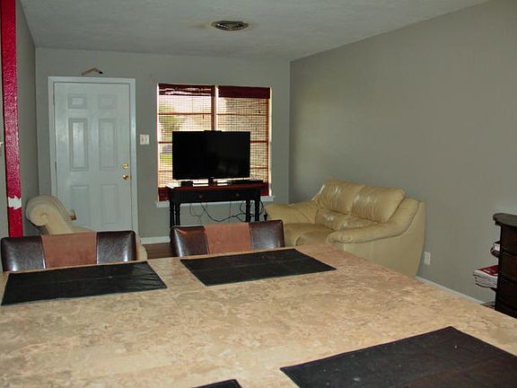 4th image of 5822 Glen Arbor Dr