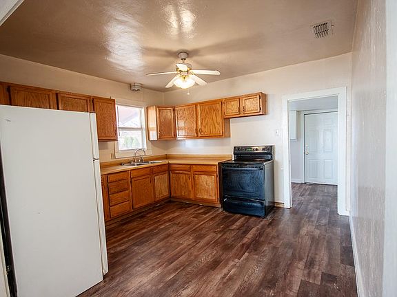 5th image of 1121 Ash St