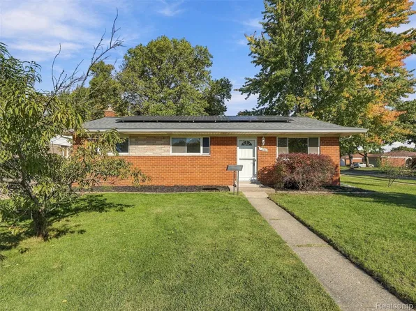 13789 Iowa Dr, Warren, MI 48088