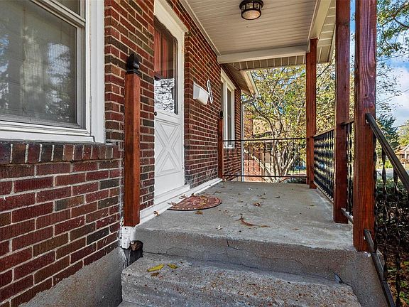 3rd image of 8964 Forest Ave
