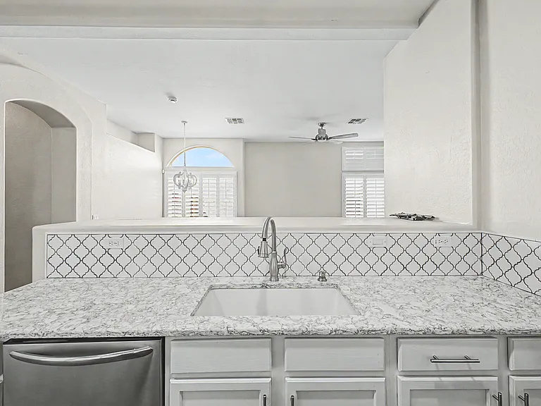 16636 S 22nd St — Photo 18