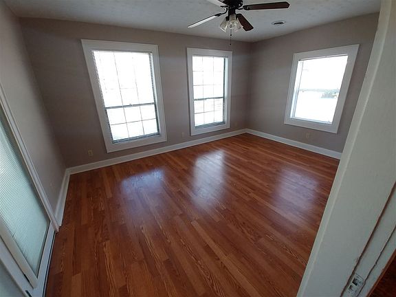 5th image of 1903 Eastview Ave