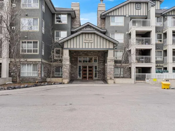 35 E Richard Ct SW #113, Calgary, AB T3E 7N9