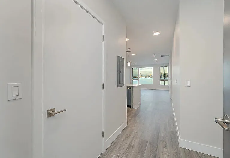 1709 Harbor Ave SW #402 — Photo 20
