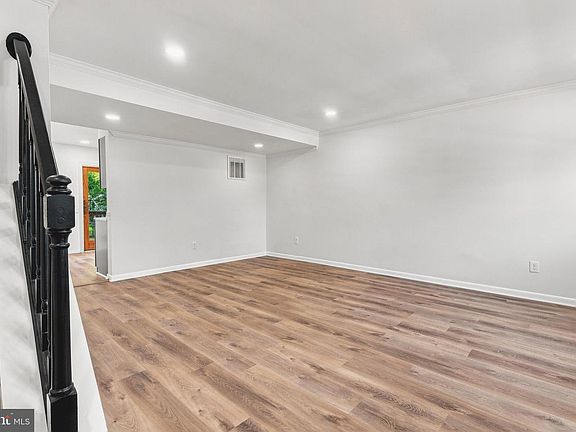4th image of 4323 Slater Ave