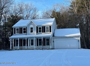 41 Runnel Dr, Schenectady, NY 12304