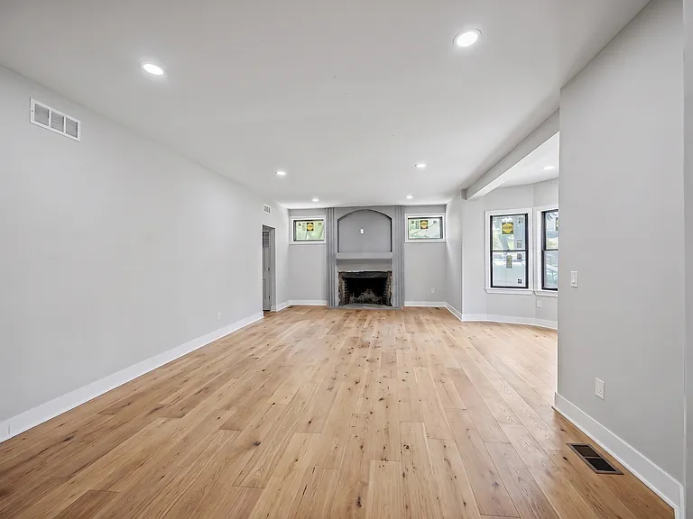 226 Mack Ave #10 — Photo 16