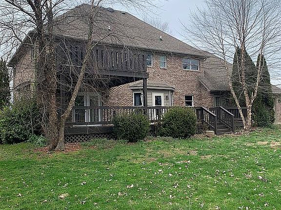 5th image of 121 Fairway Dr